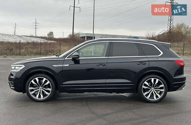 Позашляховик / Кросовер Volkswagen Touareg 2020 в Рівному