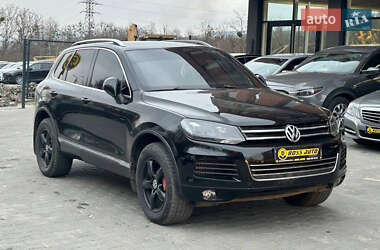 Позашляховик / Кросовер Volkswagen Touareg 2011 в Чернівцях