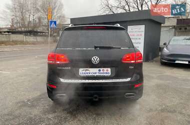 Внедорожник / Кроссовер Volkswagen Touareg 2013 в Киеве