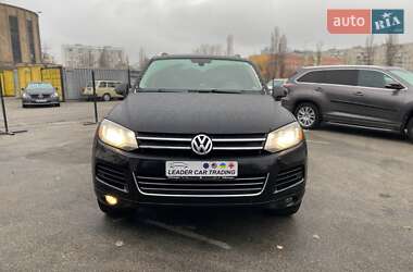 Внедорожник / Кроссовер Volkswagen Touareg 2013 в Киеве