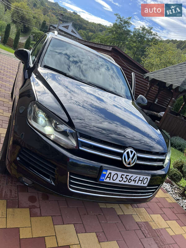 Позашляховик / Кросовер Volkswagen Touareg 2012 в Ужгороді