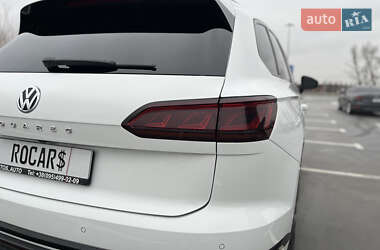 Внедорожник / Кроссовер Volkswagen Touareg 2019 в 