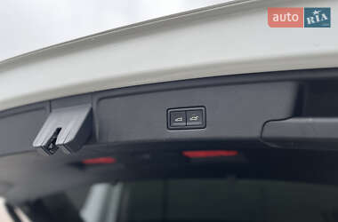 Внедорожник / Кроссовер Volkswagen Touareg 2019 в 