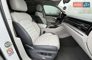 Внедорожник / Кроссовер Volkswagen Touareg 2019 в 