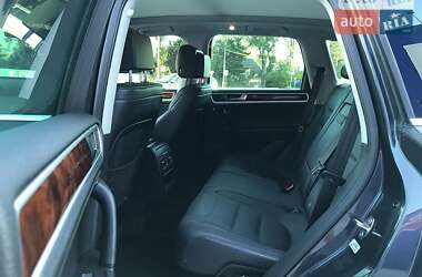 Внедорожник / Кроссовер Volkswagen Touareg 2012 в 