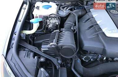 Внедорожник / Кроссовер Volkswagen Touareg 2012 в 