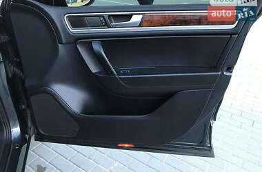 Внедорожник / Кроссовер Volkswagen Touareg 2012 в 