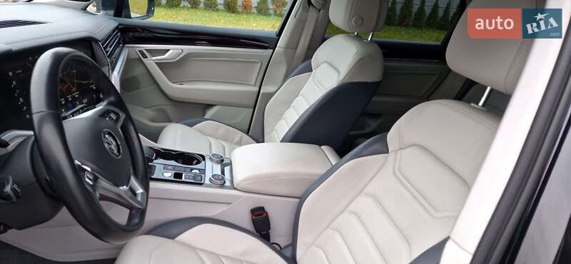 Внедорожник / Кроссовер Volkswagen Touareg 2018 в Луцке