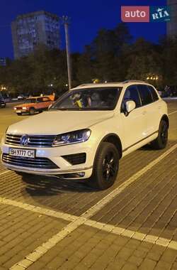 Позашляховик / Кросовер Volkswagen Touareg 2016 в Ізмаїлі