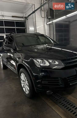 Внедорожник / Кроссовер Volkswagen Touareg 2011 в Хмельницком