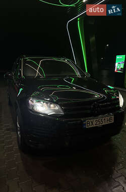 Внедорожник / Кроссовер Volkswagen Touareg 2011 в Хмельницком