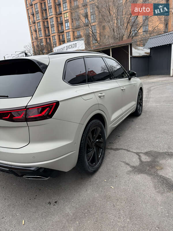 Внедорожник / Кроссовер Volkswagen Touareg 2024 в Днепре