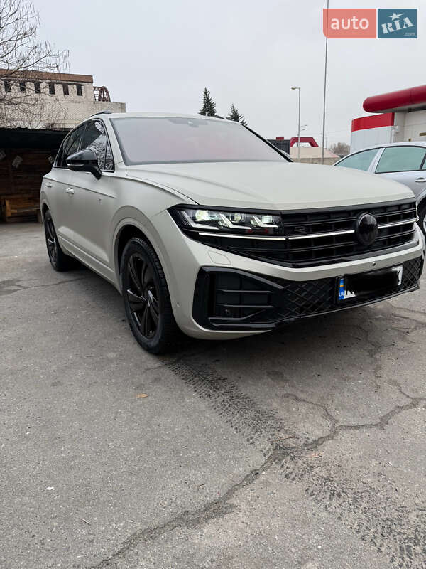 Внедорожник / Кроссовер Volkswagen Touareg 2024 в 