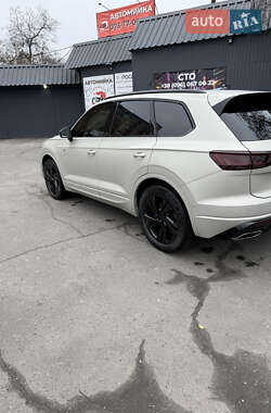 Внедорожник / Кроссовер Volkswagen Touareg 2024 в 
