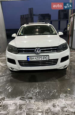 Позашляховик / Кросовер Volkswagen Touareg 2012 в Одесі