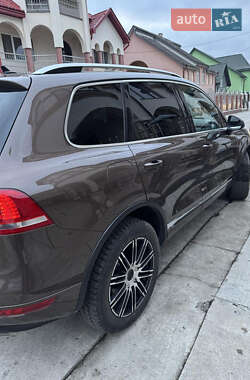 Позашляховик / Кросовер Volkswagen Touareg 2012 в Тячеві