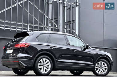 Внедорожник / Кроссовер Volkswagen Touareg 2020 в Киеве