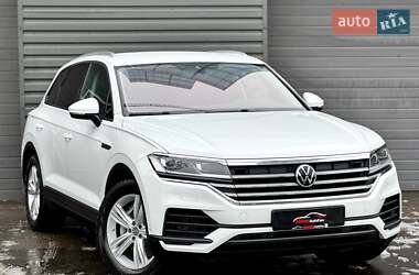 Позашляховик / Кросовер Volkswagen Touareg 2020 в Києві