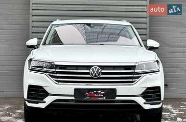 Позашляховик / Кросовер Volkswagen Touareg 2020 в Києві