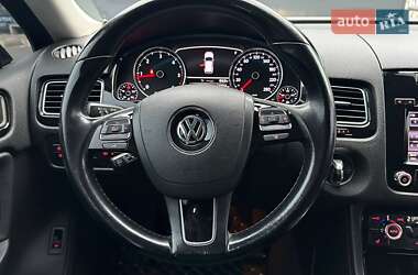 Внедорожник / Кроссовер Volkswagen Touareg 2012 в Киеве