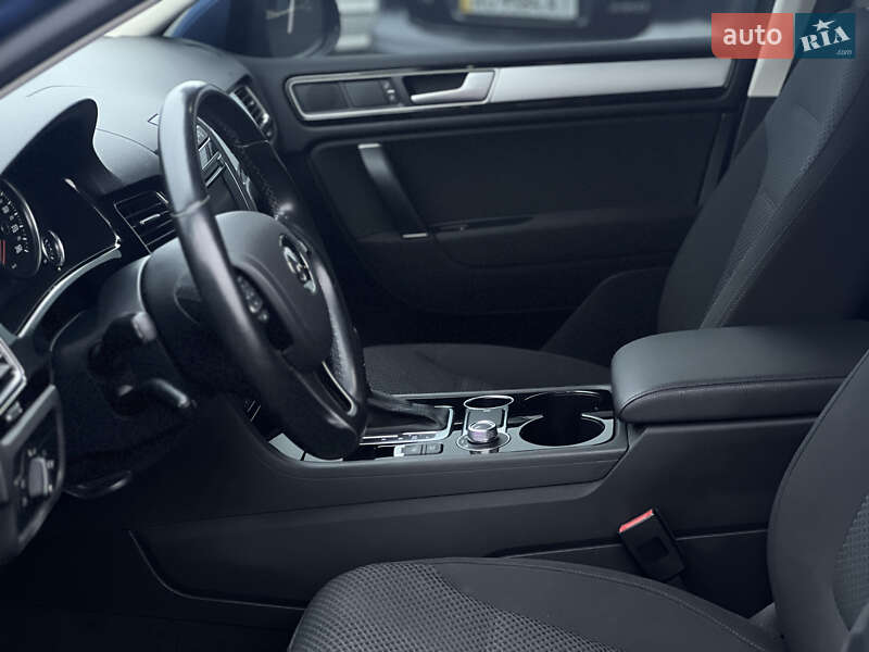 Позашляховик / Кросовер Volkswagen Touareg 2015 в Ужгороді фото 15 Позашляховик / Кросовер Volkswagen Touareg 2015 в Ужгороді