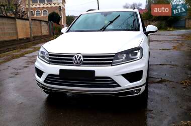 Внедорожник / Кроссовер Volkswagen Touareg 2014 в Кривом Роге