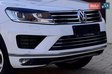 Внедорожник / Кроссовер Volkswagen Touareg 2015 в Одессе