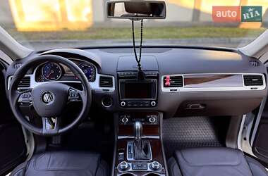 Внедорожник / Кроссовер Volkswagen Touareg 2015 в Одессе