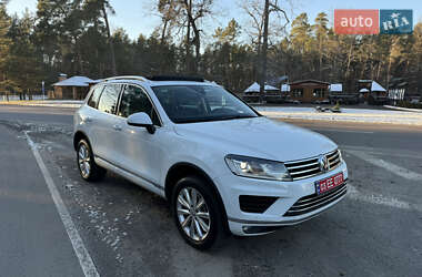 Внедорожник / Кроссовер Volkswagen Touareg 2015 в Луцке