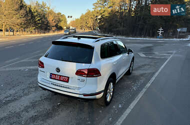 Внедорожник / Кроссовер Volkswagen Touareg 2015 в Луцке