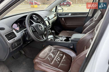 Позашляховик / Кросовер Volkswagen Touareg 2012 в Чернівцях