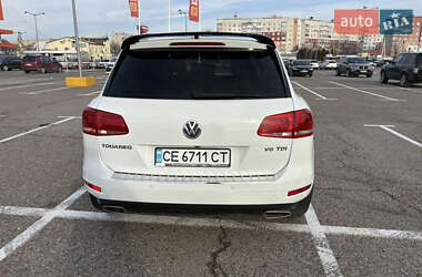 Позашляховик / Кросовер Volkswagen Touareg 2012 в Чернівцях