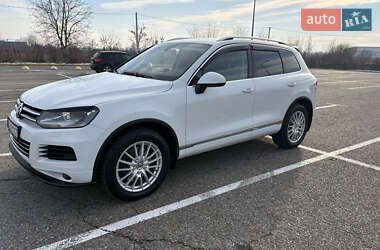 Позашляховик / Кросовер Volkswagen Touareg 2012 в Чернівцях