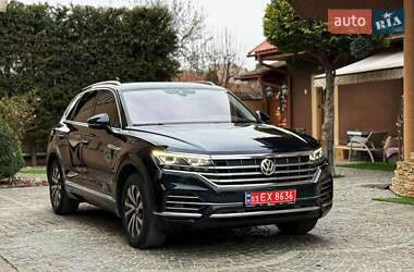 Позашляховик / Кросовер Volkswagen Touareg 2019 в Мукачевому