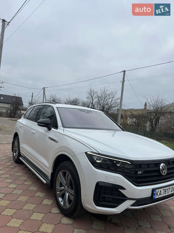 Позашляховик / Кросовер Volkswagen Touareg 2019 в Первомайську