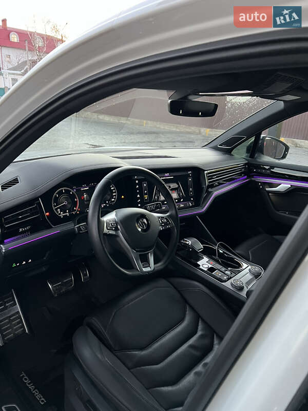 Позашляховик / Кросовер Volkswagen Touareg 2019 в Первомайську