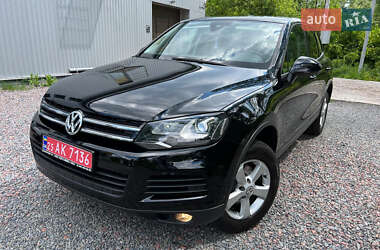 Позашляховик / Кросовер Volkswagen Touareg 2011 в Києві