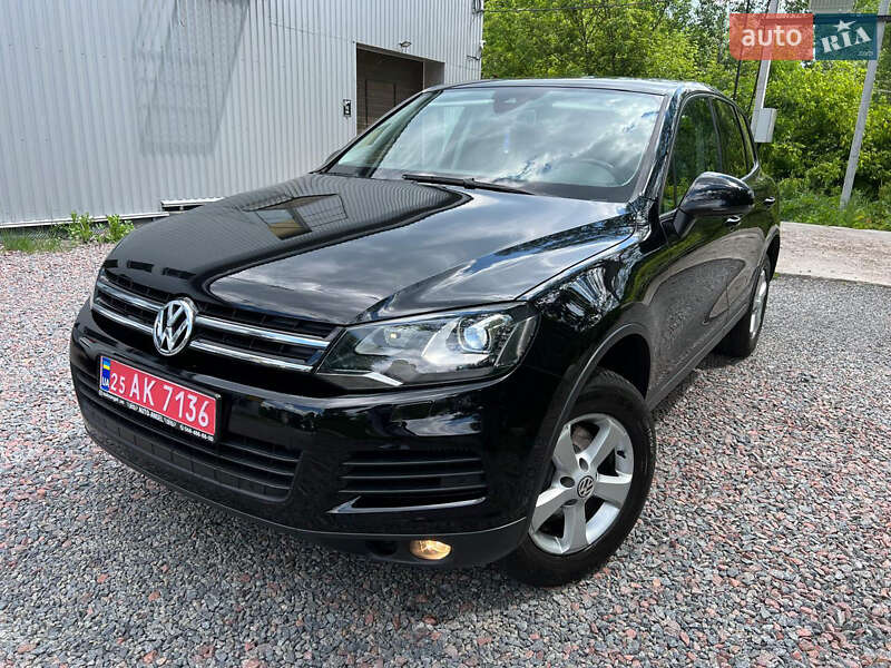 Внедорожник / Кроссовер Volkswagen Touareg 2011 в 