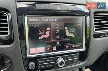 Внедорожник / Кроссовер Volkswagen Touareg 2011 в 