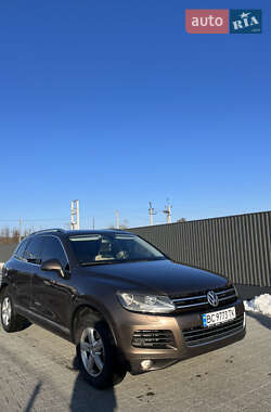 Внедорожник / Кроссовер Volkswagen Touareg 2012 в Городке