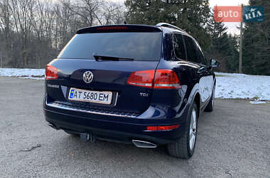 Внедорожник / Кроссовер Volkswagen Touareg 2012 в Бурштыне