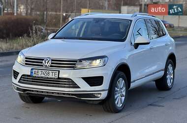 Внедорожник / Кроссовер Volkswagen Touareg 2016 в Днепре