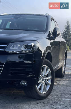 Позашляховик / Кросовер Volkswagen Touareg 2011 в Косові