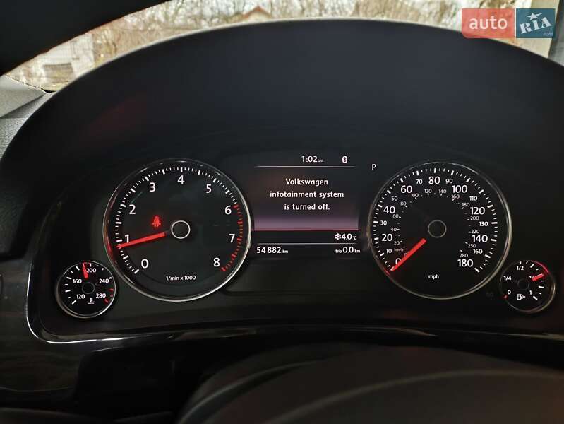 Внедорожник / Кроссовер Volkswagen Touareg 2013 в Киеве