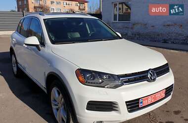 Позашляховик / Кросовер Volkswagen Touareg 2014 в Дубні