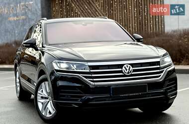 Внедорожник / Кроссовер Volkswagen Touareg 2019 в Киеве