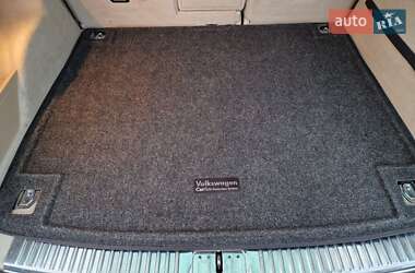 Позашляховик / Кросовер Volkswagen Touareg 2011 в 