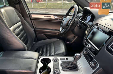 Внедорожник / Кроссовер Volkswagen Touareg 2011 в 
