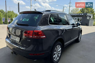 Внедорожник / Кроссовер Volkswagen Touareg 2011 в Киеве