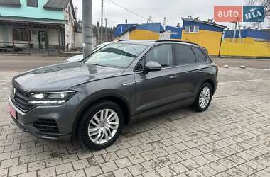 Позашляховик / Кросовер Volkswagen Touareg 2018 в Житомирі